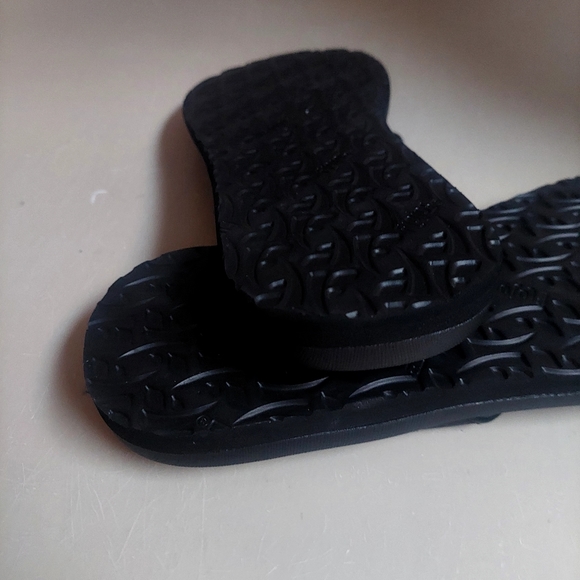 Flojos  Black Sandals Thong Slip On Flip Flops Cushion Size 9 Lightweight - Picture 5 of 9